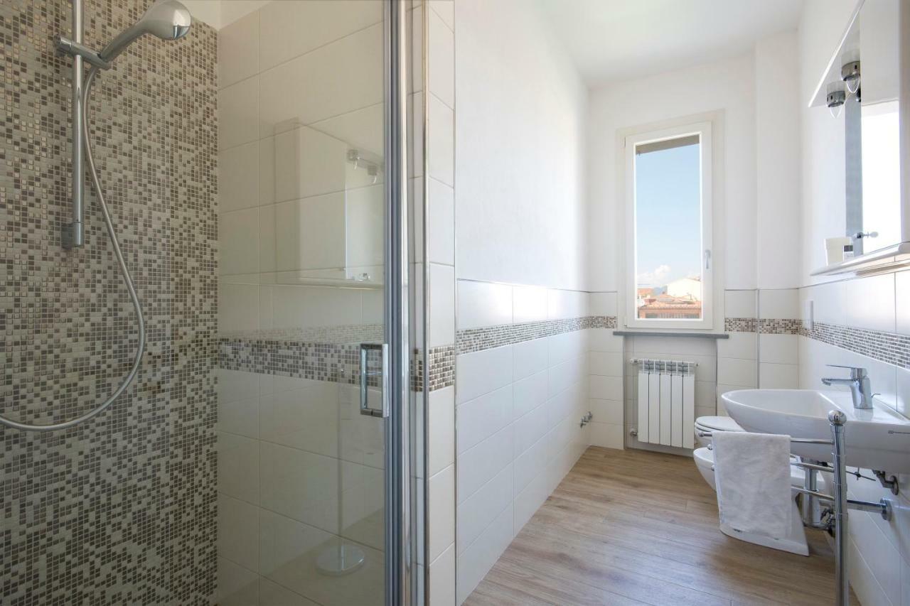 Altido Pampurio Airport Apartment Pisa Bagian luar foto
