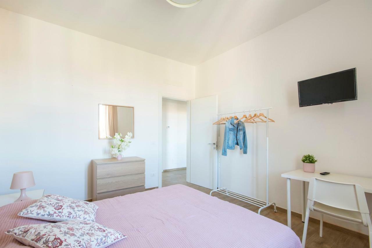 Altido Pampurio Airport Apartment Pisa Bagian luar foto