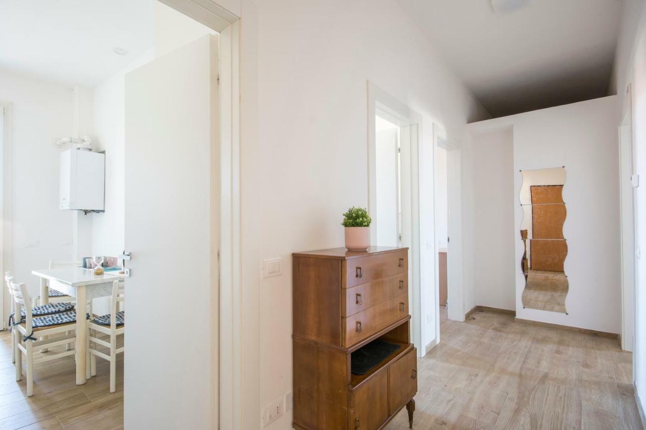 Altido Pampurio Airport Apartment Pisa Bagian luar foto