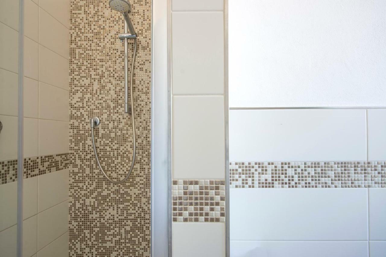 Altido Pampurio Airport Apartment Pisa Bagian luar foto